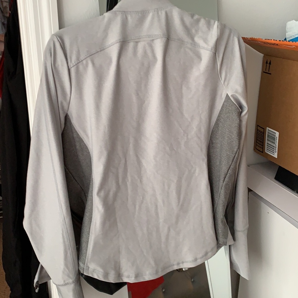 Gray jacket - Picture 2 of 2